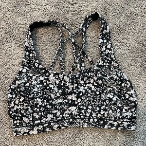 Lululemon sports bra